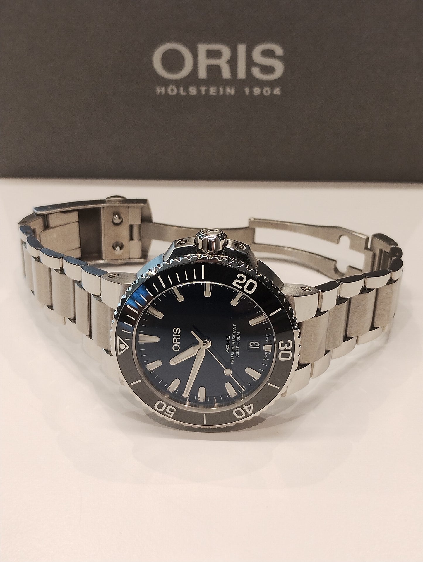 Oris: Aquis Date. 01 733 7732 4135-07 8 21 05PEB. Enkel te bezichtigen op afspraak.