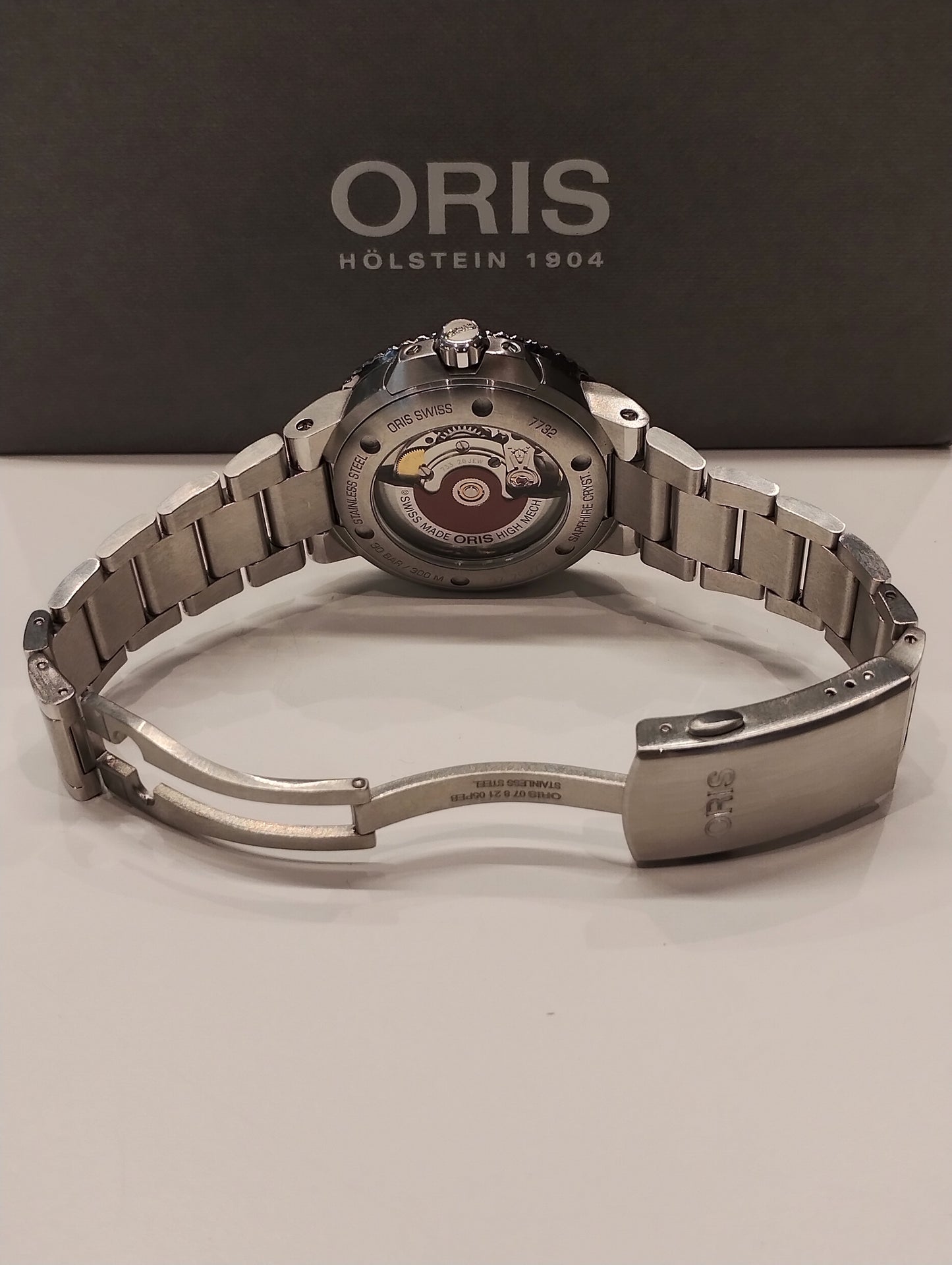 Oris: Aquis Date. 01 733 7732 4135-07 8 21 05PEB. Enkel te bezichtigen op afspraak.